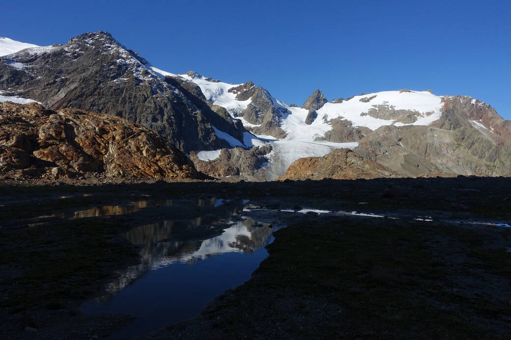 Kleine Schwemmebene im Gletschervorfeld unterhalb der Trifthütte bei Pkt. 2436